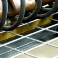Por que comprar direto de uma fábrica de telas metálicas é mais vantajoso para a sua empresa?